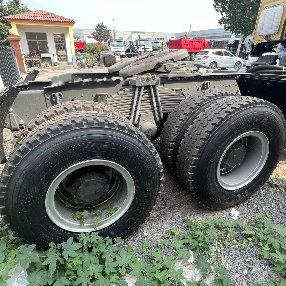 Sinotruk HOWO 420 Tractor - Trekker: afbeelding 4 Sinotruk HOWO 420 Tractor - Trekker: afbeelding 4