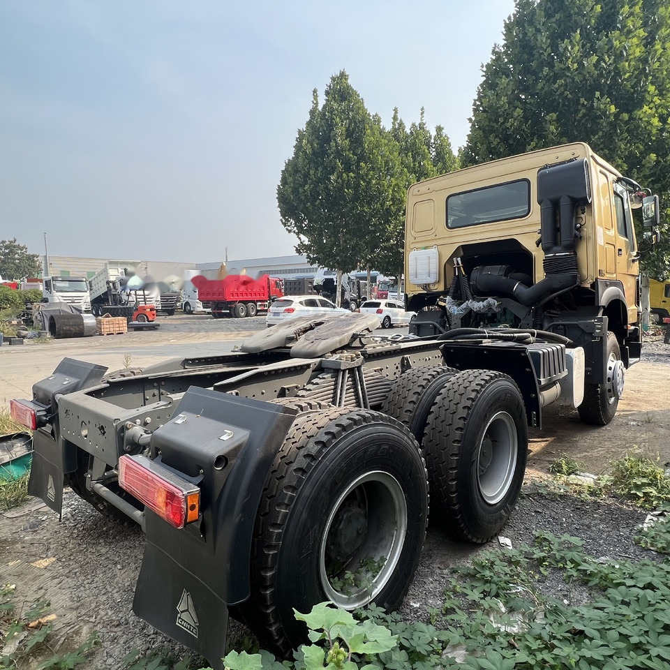 Sinotruk HOWO 420 Tractor - Trekker: afbeelding 2 Sinotruk HOWO 420 Tractor - Trekker: afbeelding 2