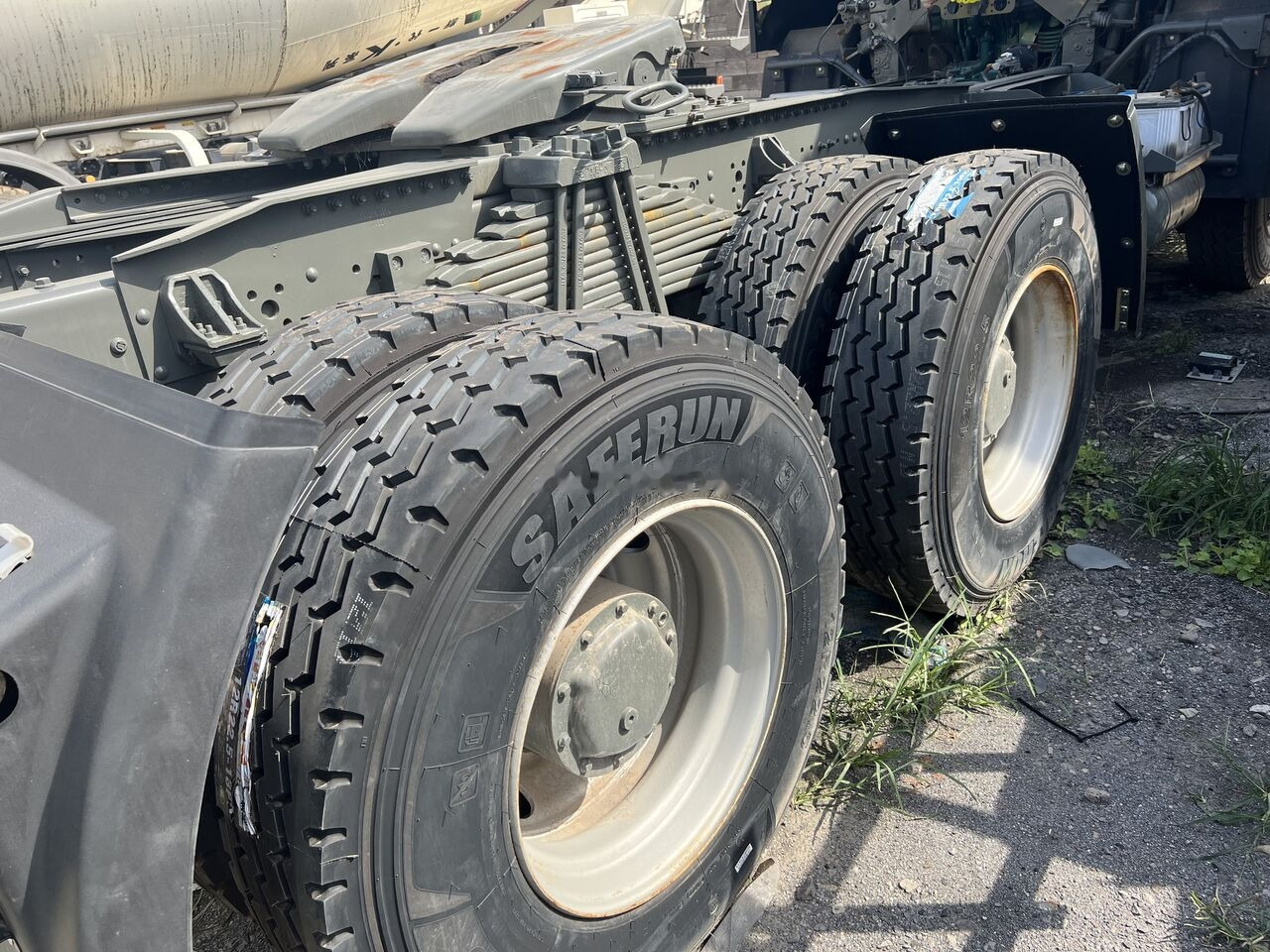 Sinotruk HOWO 420HP 6X4 Tractor - Trekker: afbeelding 2 Sinotruk HOWO 420HP 6X4 Tractor - Trekker: afbeelding 2
