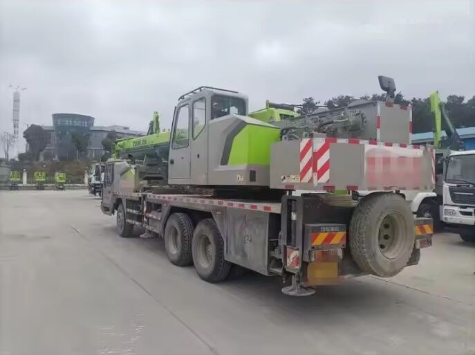 Zoomlion ZTC250-1 - Mobiele kraan: afbeelding 5 Zoomlion ZTC250-1 - Mobiele kraan: afbeelding 5