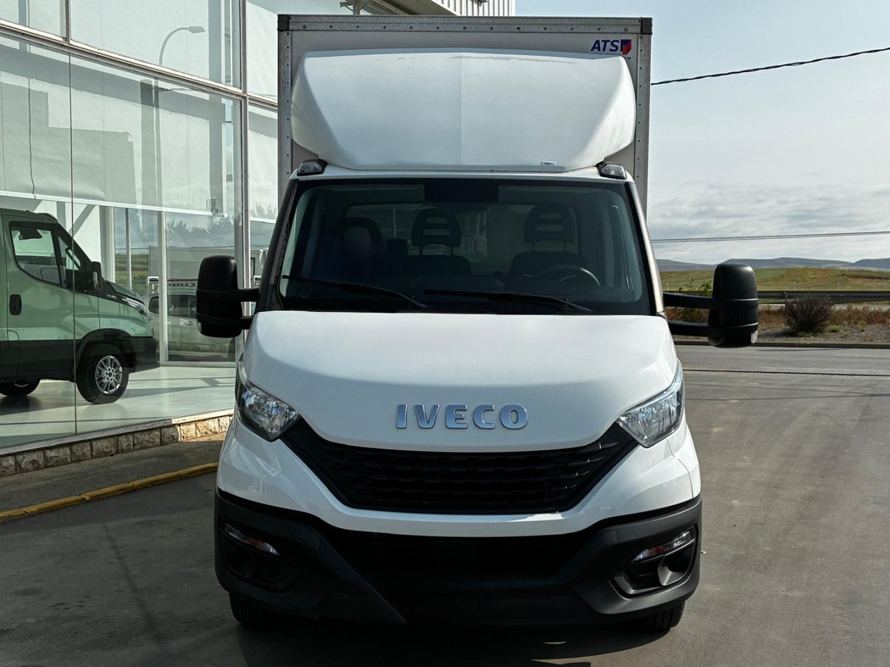 Caja cerrada IVECO 35C16 20m3 - Bestelwagen gesloten laadbak: afbeelding 2 Caja cerrada IVECO 35C16 20m3 - Bestelwagen gesloten laadbak: afbeelding 2