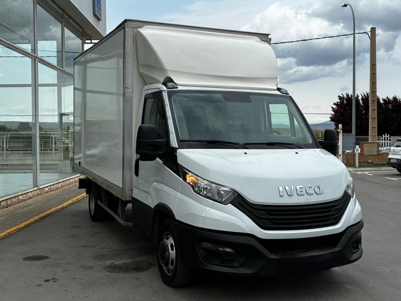 Caja cerrada IVECO 35C16 3.0 20m3 - Bestelwagen gesloten laadbak: afbeelding 3 Caja cerrada IVECO 35C16 3.0 20m3 - Bestelwagen gesloten laadbak: afbeelding 3
