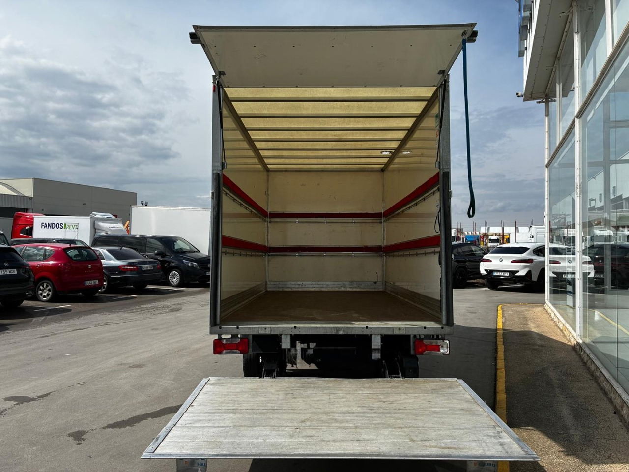 Caja cerrada IVECO 35C16 3.0 20m3 - Bestelwagen gesloten laadbak: afbeelding 5 Caja cerrada IVECO 35C16 3.0 20m3 - Bestelwagen gesloten laadbak: afbeelding 5