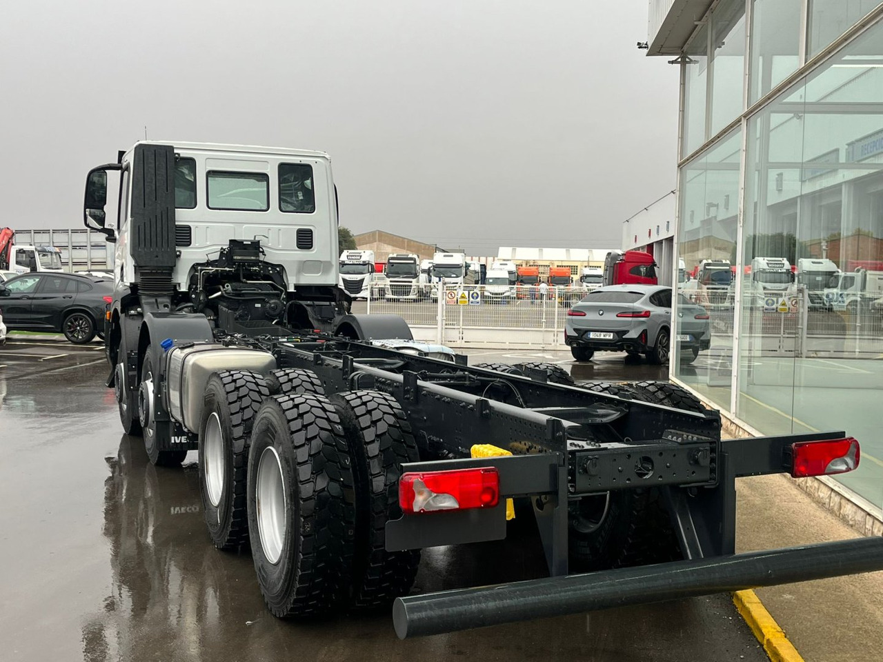 Chasis IVECO T-WAY 510cv 8X4 - Chassis vrachtwagen: afbeelding 4 Chasis IVECO T-WAY 510cv 8X4 - Chassis vrachtwagen: afbeelding 4