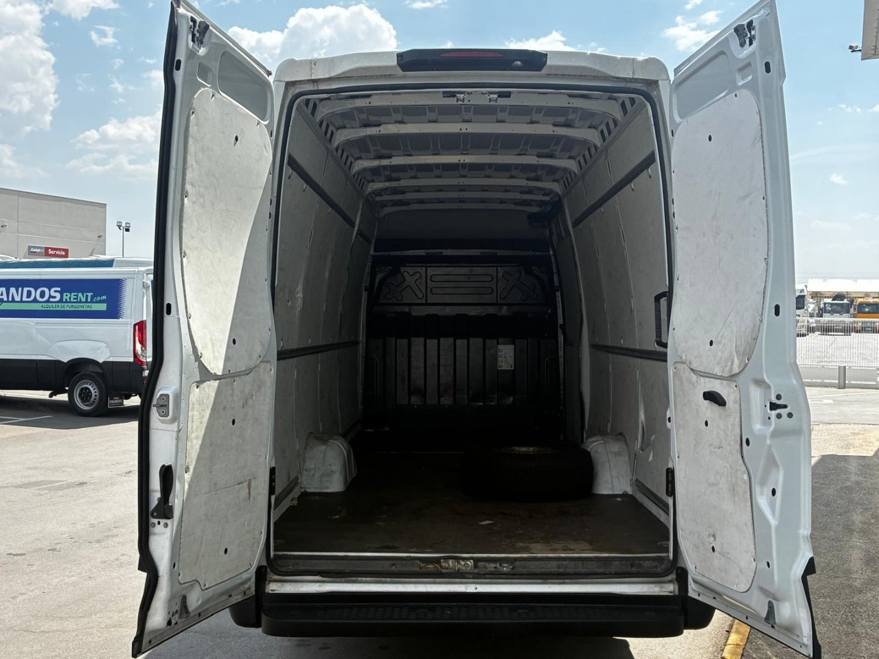 Furgón IVECO 35S14 16m3 - Gesloten bestelwagen: afbeelding 5 Furgón IVECO 35S14 16m3 - Gesloten bestelwagen: afbeelding 5