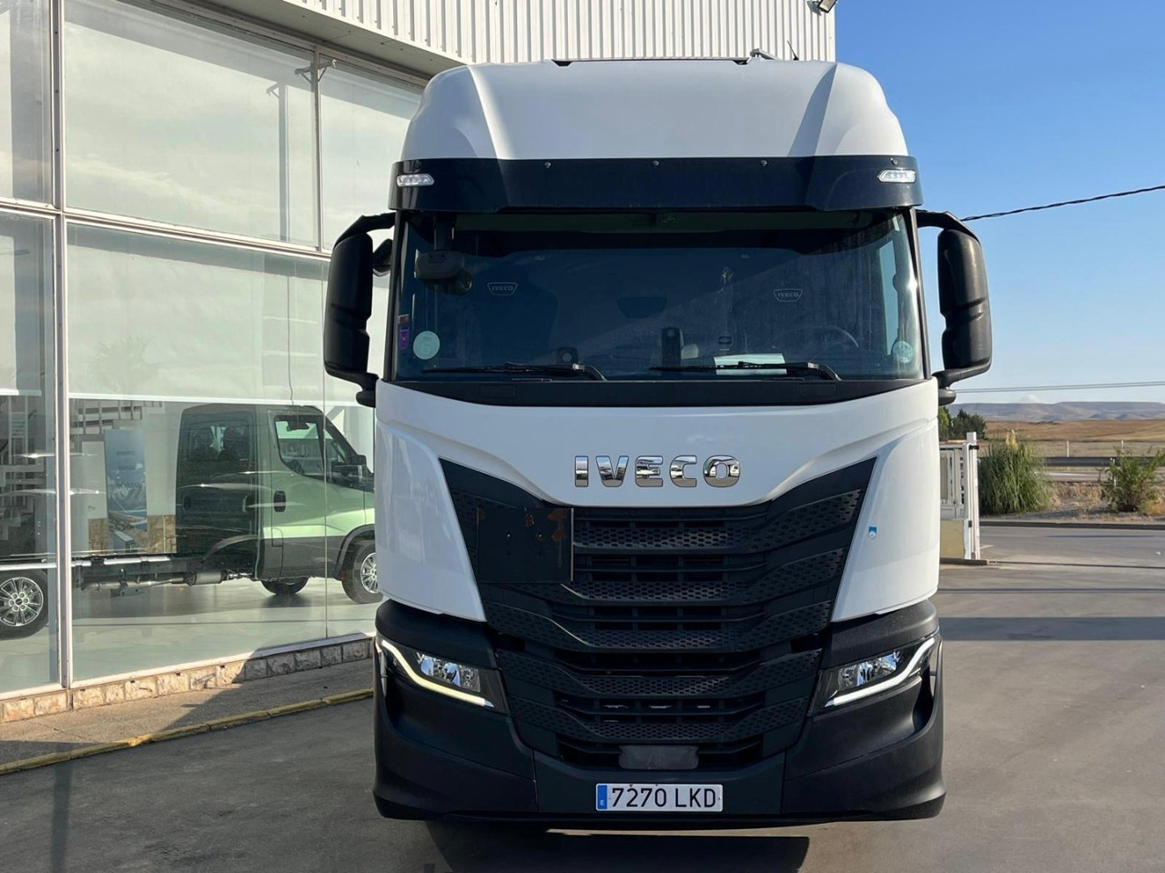 Cabeza Tractora IVECO 460 AUTOMATICO CON INTARDER - Trekker: afbeelding 2 Cabeza Tractora IVECO 460 AUTOMATICO CON INTARDER - Trekker: afbeelding 2