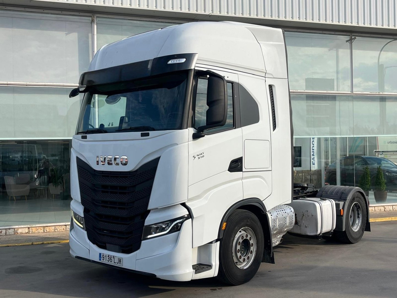 Cabeza Tractora IVECO 510 AUTOMATICO INTARDER - Trekker: afbeelding 1 Cabeza Tractora IVECO 510 AUTOMATICO INTARDER - Trekker: afbeelding 1