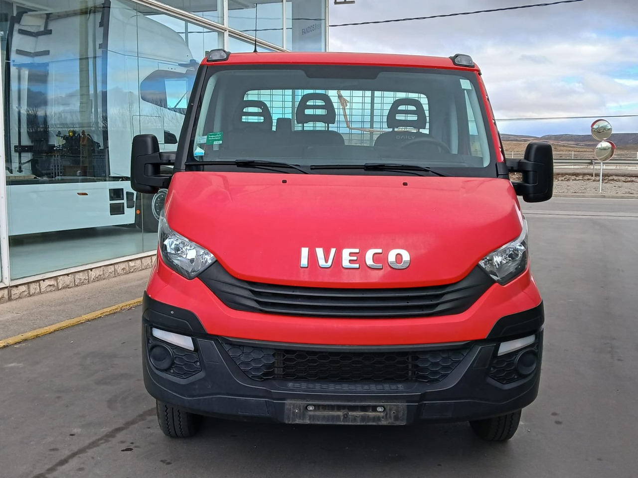 Volquete/Dumper IVECO 35C12 CAJA BASCULANTE - Kipper bestelwagen: afbeelding 2 Volquete/Dumper IVECO 35C12 CAJA BASCULANTE - Kipper bestelwagen: afbeelding 2