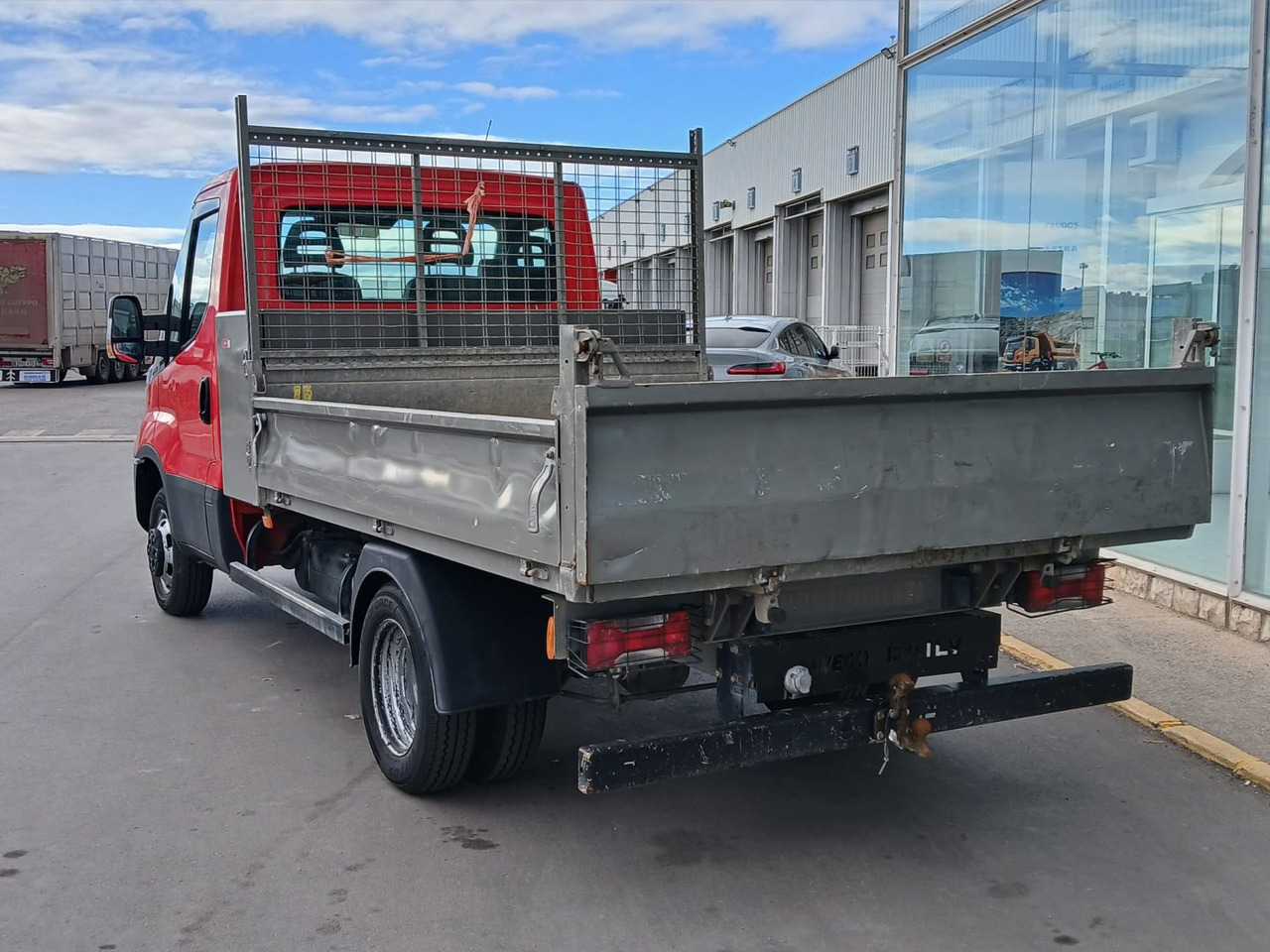 Volquete/Dumper IVECO 35C12 CAJA BASCULANTE - Kipper bestelwagen: afbeelding 4 Volquete/Dumper IVECO 35C12 CAJA BASCULANTE - Kipper bestelwagen: afbeelding 4