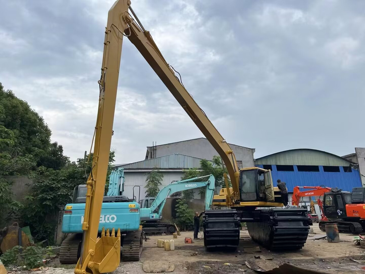 CAT 320 BL dredger 320 CL dredge - Amfibische graafmachine: afbeelding 2 CAT 320 BL dredger 320 CL dredge - Amfibische graafmachine: afbeelding 2