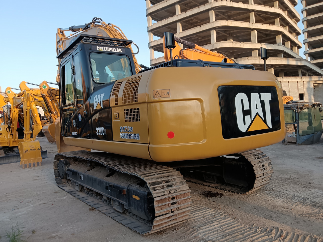 CATERPILLAR 320D CAT 320D2L - Rupsgraafmachine: afbeelding 2 CATERPILLAR 320D CAT 320D2L - Rupsgraafmachine: afbeelding 2