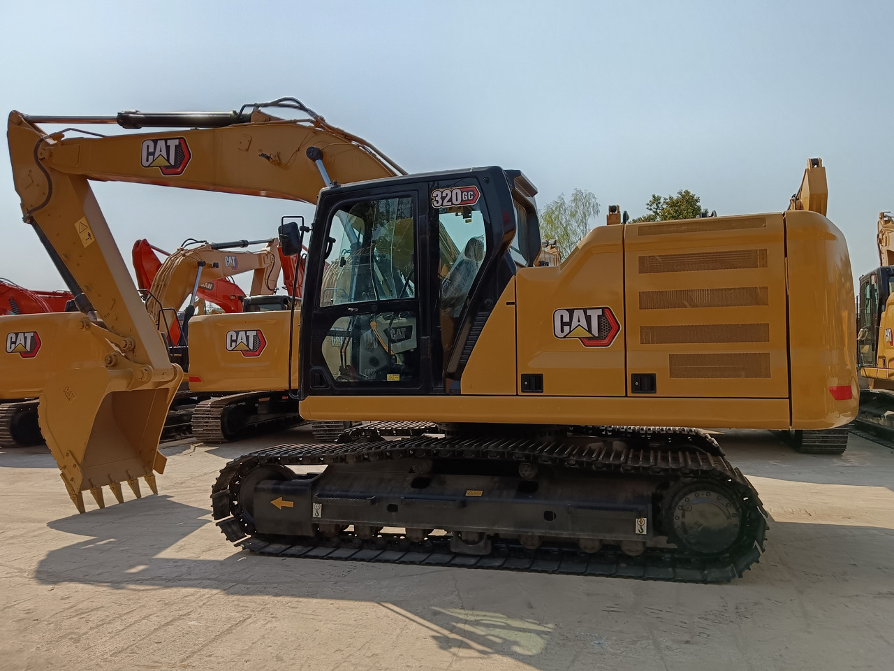 Rupsgraafmachine CATERPILLAR 320GC CAT: afbeelding 1
