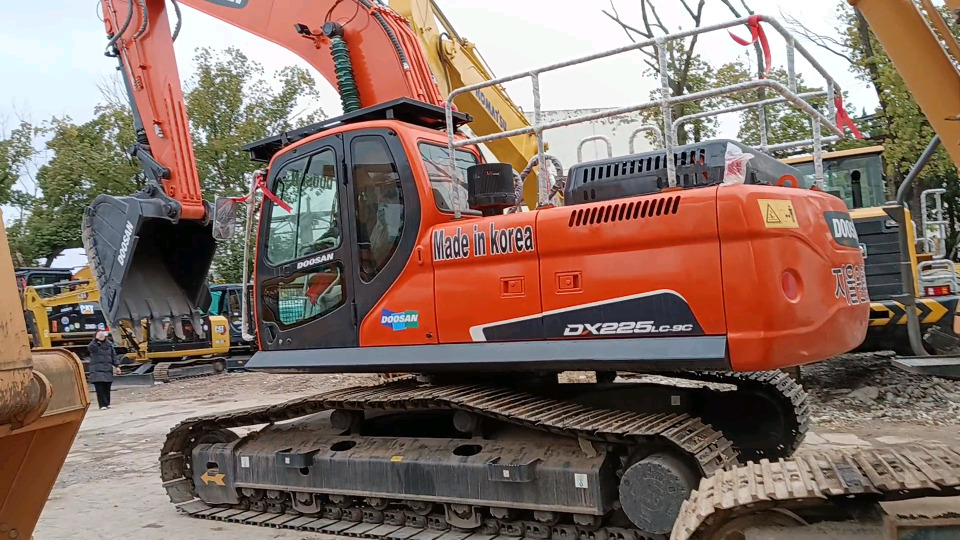 DOOSAN DX 225 LC - 9 C DX225 LCA - Rupsgraafmachine: afbeelding 1 DOOSAN DX 225 LC - 9 C DX225 LCA - Rupsgraafmachine: afbeelding 1
