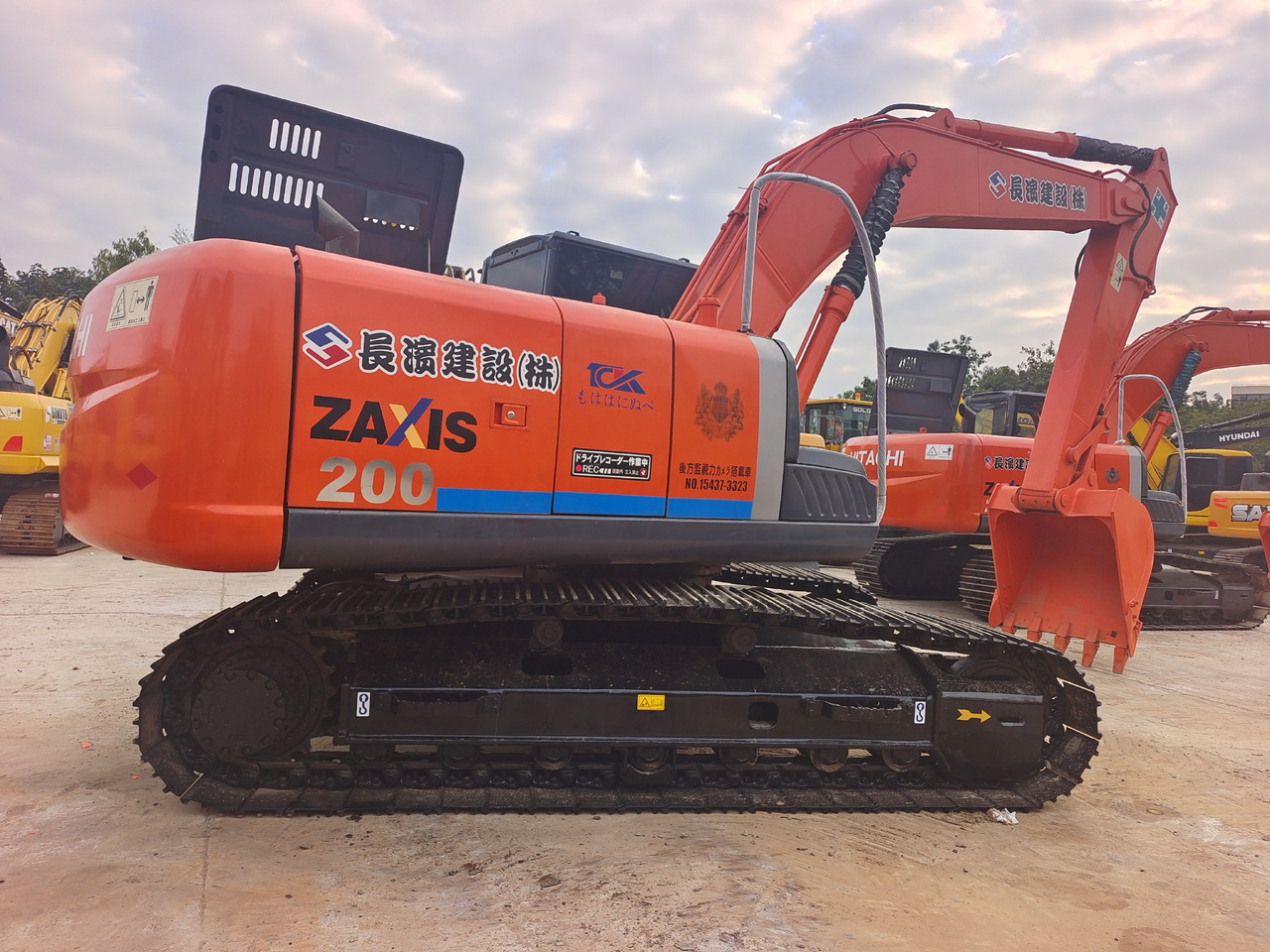 HITACHI ZX200-3G - Rupsgraafmachine: afbeelding 1 HITACHI ZX200-3G - Rupsgraafmachine: afbeelding 1