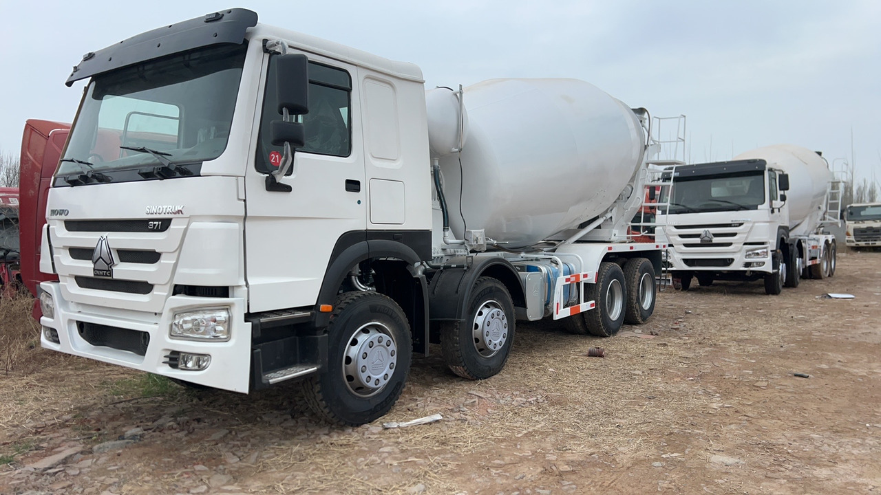HOWO 371 8X4 16 Cubic Meter SINOTRUK Howo Concrete Mixer Truck - Betonmixer: afbeelding 1 HOWO 371 8X4 16 Cubic Meter SINOTRUK Howo Concrete Mixer Truck - Betonmixer: afbeelding 1