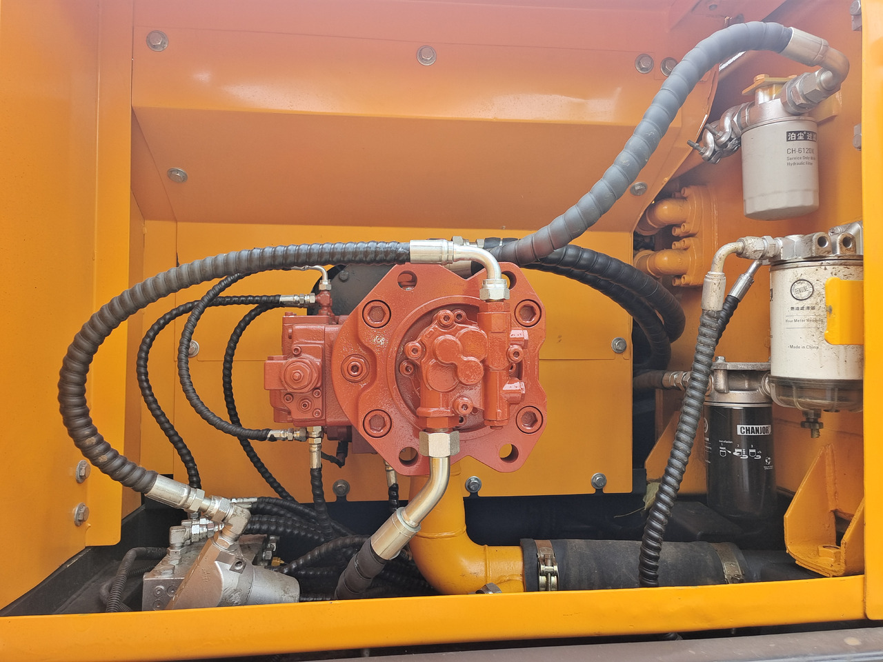 HYUNDAI HX220HD HX 220 HD - Rupsgraafmachine: afbeelding 5 HYUNDAI HX220HD HX 220 HD - Rupsgraafmachine: afbeelding 5