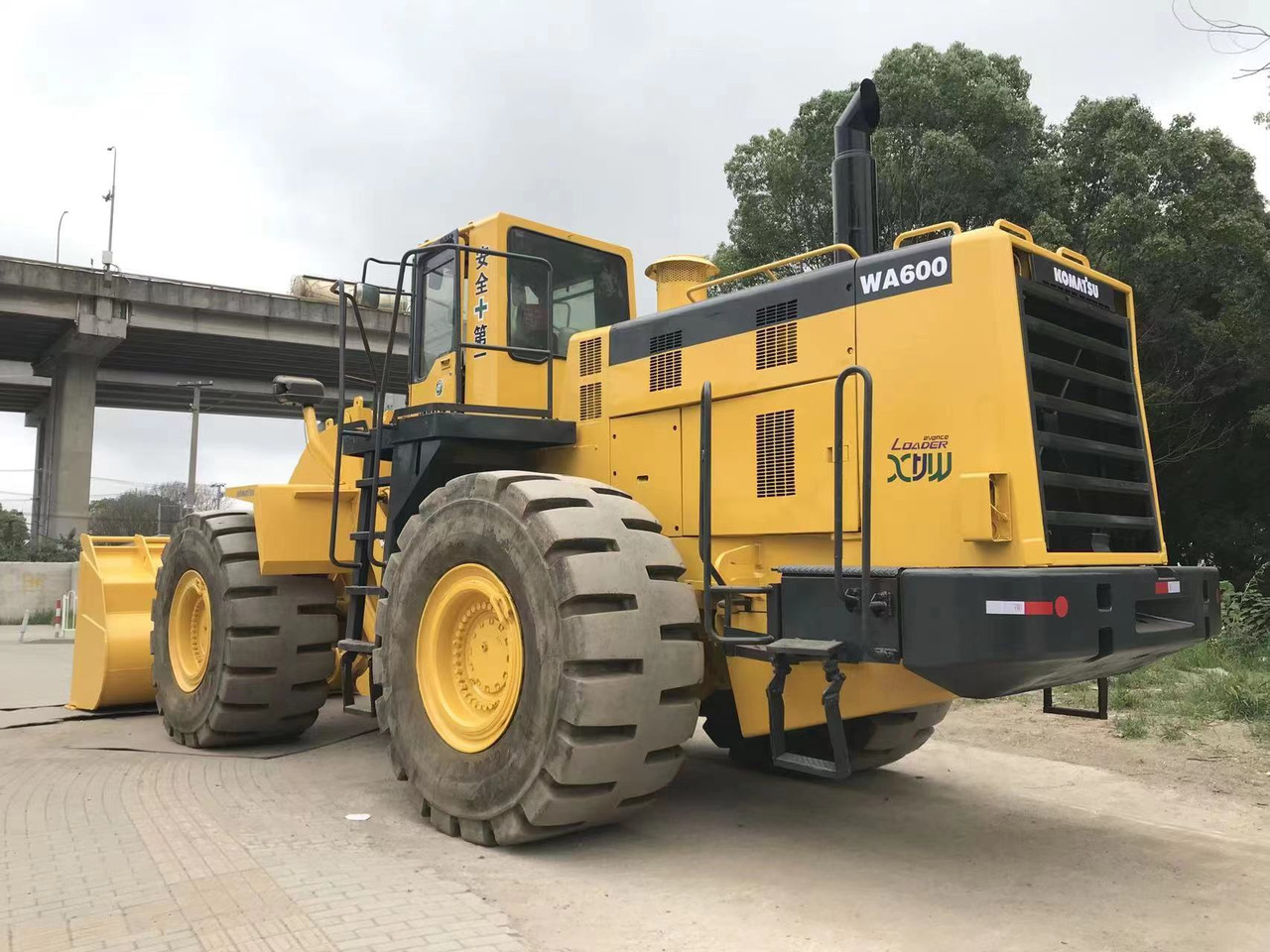 KOMATSU WA600-6 - Wiellader: afbeelding 5 KOMATSU WA600-6 - Wiellader: afbeelding 5