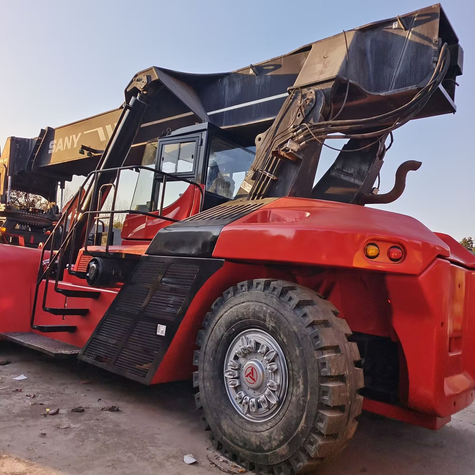 SANY SRSC 45C30 - Reach stacker: afbeelding 1 SANY SRSC 45C30 - Reach stacker: afbeelding 1