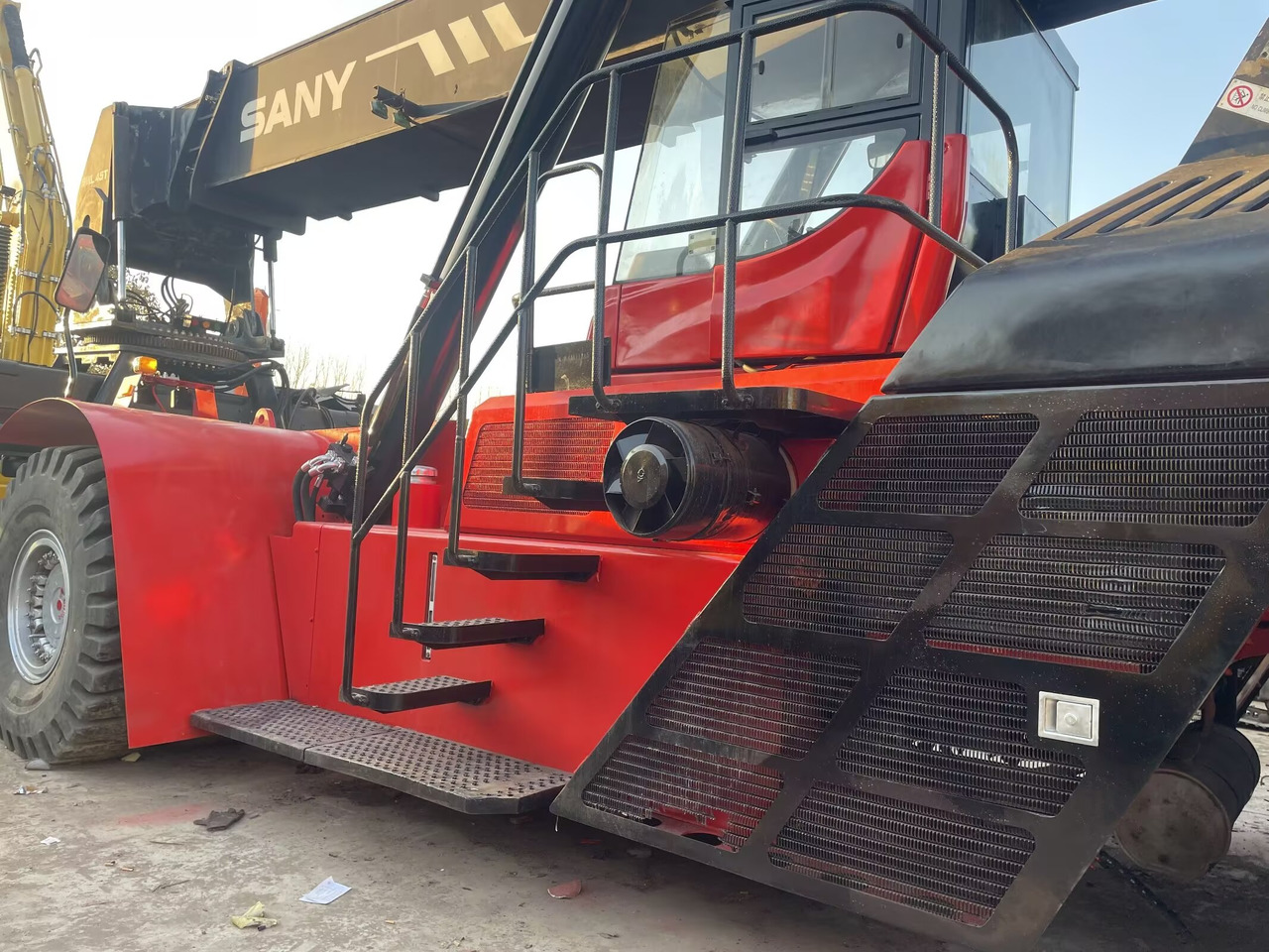 SANY SRSC45C30 - Reach stacker: afbeelding 1 SANY SRSC45C30 - Reach stacker: afbeelding 1