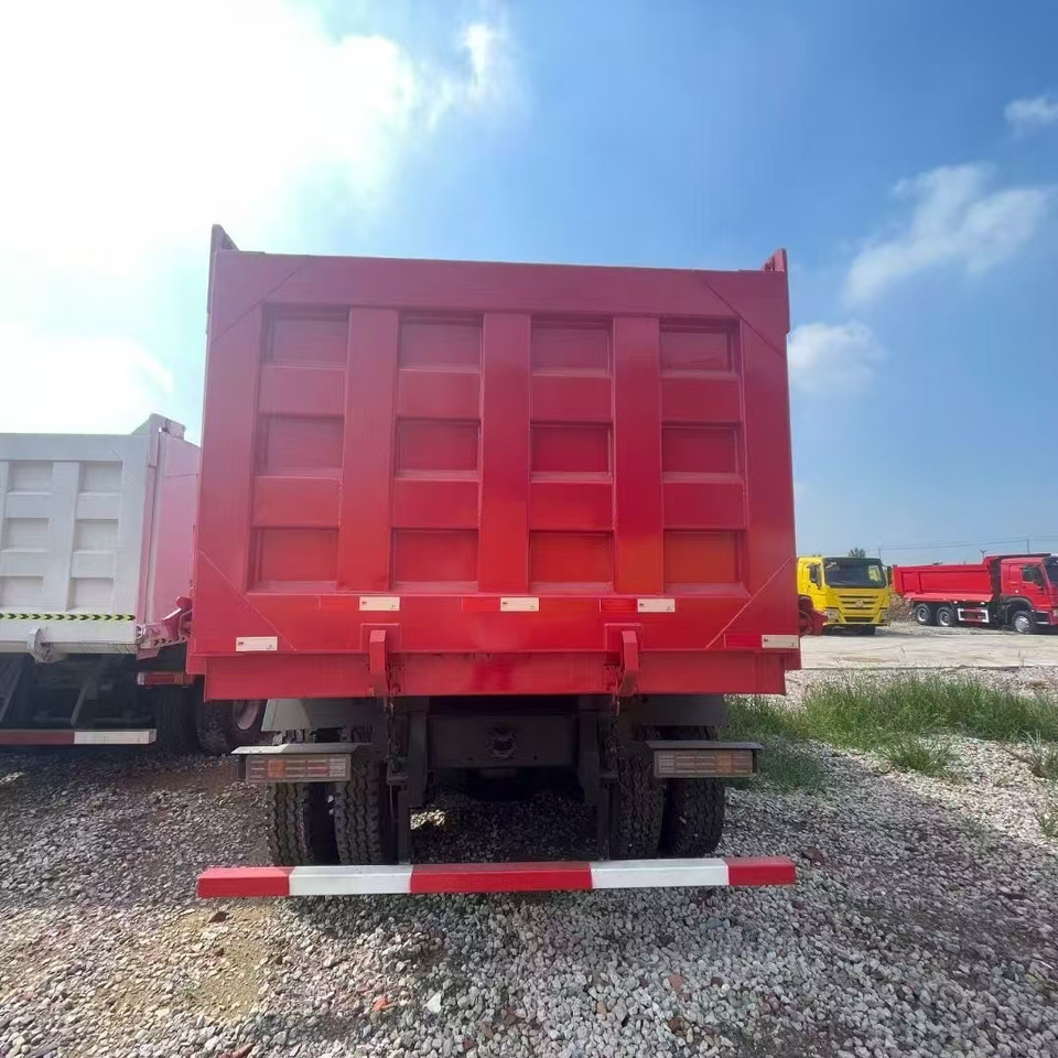 SHACMAN F3000 8*4 DUMP TRUCK - Kipper vrachtwagen: afbeelding 3 SHACMAN F3000 8*4 DUMP TRUCK - Kipper vrachtwagen: afbeelding 3