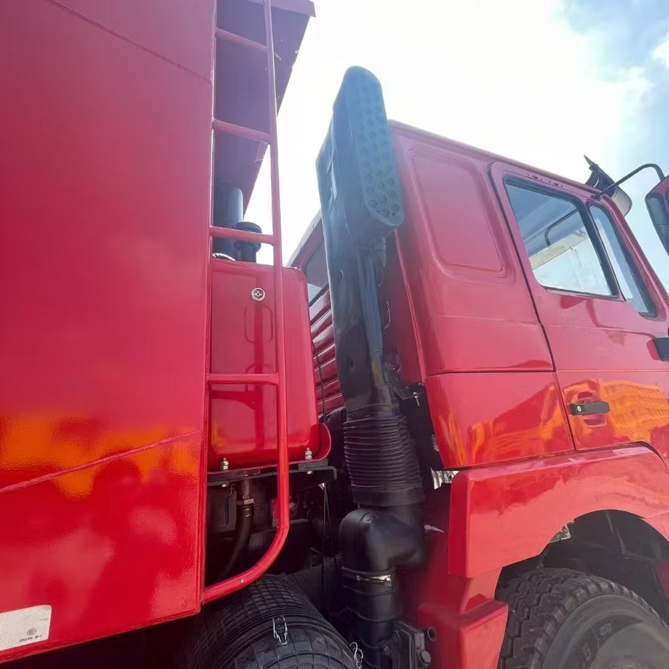 SHACMAN F3000 8*4 DUMP TRUCK - Kipper vrachtwagen: afbeelding 4 SHACMAN F3000 8*4 DUMP TRUCK - Kipper vrachtwagen: afbeelding 4