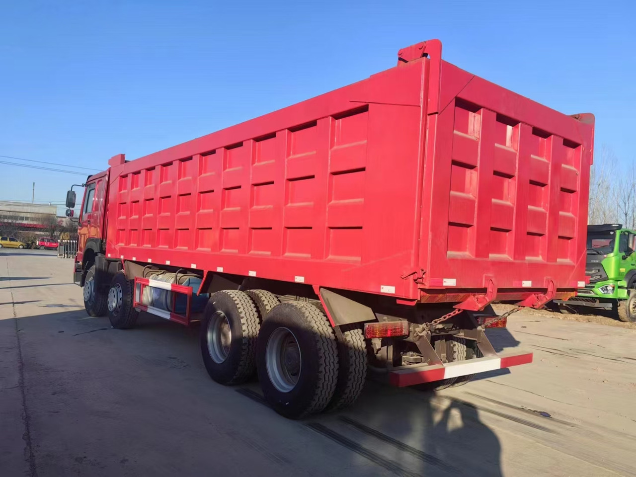 SINOTRUK HOWO 371 375 380 400 420 6*4 10 WHEELS - Kipper vrachtwagen: afbeelding 3 SINOTRUK HOWO 371 375 380 400 420 6*4 10 WHEELS - Kipper vrachtwagen: afbeelding 3