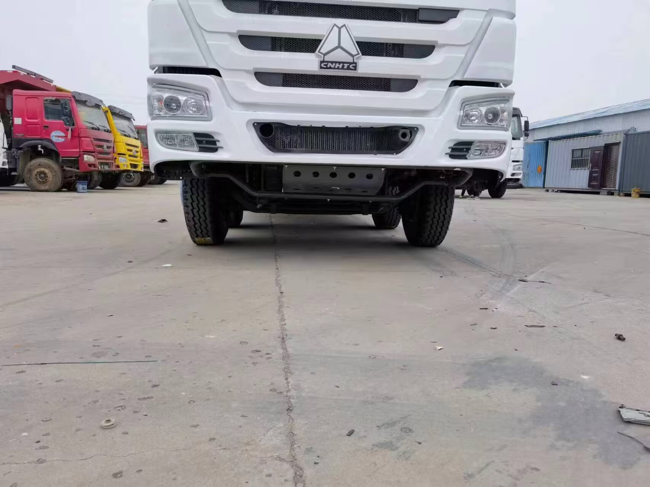 SINOTRUK HOWO 375 8*4 - Kipper vrachtwagen: afbeelding 3 SINOTRUK HOWO 375 8*4 - Kipper vrachtwagen: afbeelding 3