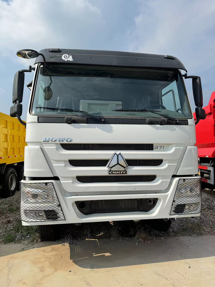 SINOTRUK HOWO 8*4 6*4 371 375 380 400 420 460HP - Kipper vrachtwagen: afbeelding 5 SINOTRUK HOWO 8*4 6*4 371 375 380 400 420 460HP - Kipper vrachtwagen: afbeelding 5