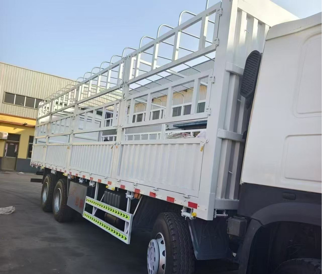 SINOTRUK HOWO 8*4 LIVESTOCK DUNMP TRUCK - Kipper vrachtwagen: afbeelding 5 SINOTRUK HOWO 8*4 LIVESTOCK DUNMP TRUCK - Kipper vrachtwagen: afbeelding 5