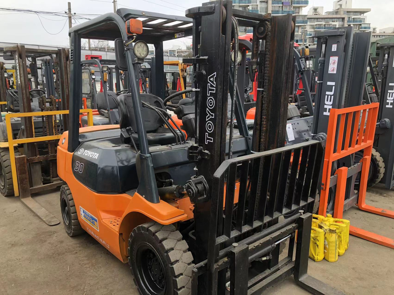 TOYOTA FD 30 - Diesel heftruck: afbeelding 1 TOYOTA FD 30 - Diesel heftruck: afbeelding 1