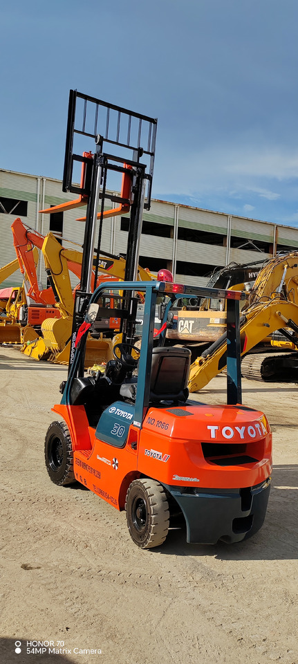 TOYOTA FD30 - Heftruck: afbeelding 4 TOYOTA FD30 - Heftruck: afbeelding 4
