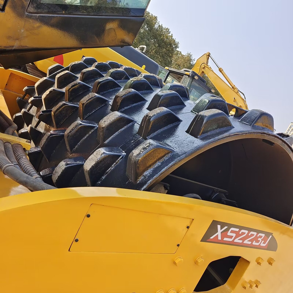 XCMG XS 223J WITH SHEEPFOOT PAD - Asfaltwals: afbeelding 5 XCMG XS 223J WITH SHEEPFOOT PAD - Asfaltwals: afbeelding 5