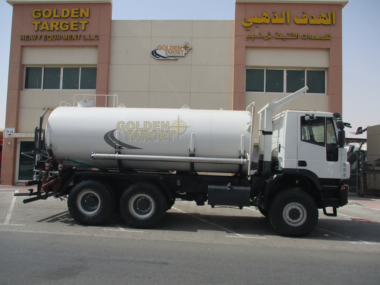 IVECO TRAKKER 380 6x6 Tanker - Tankwagen: afbeelding 5 IVECO TRAKKER 380 6x6 Tanker - Tankwagen: afbeelding 5