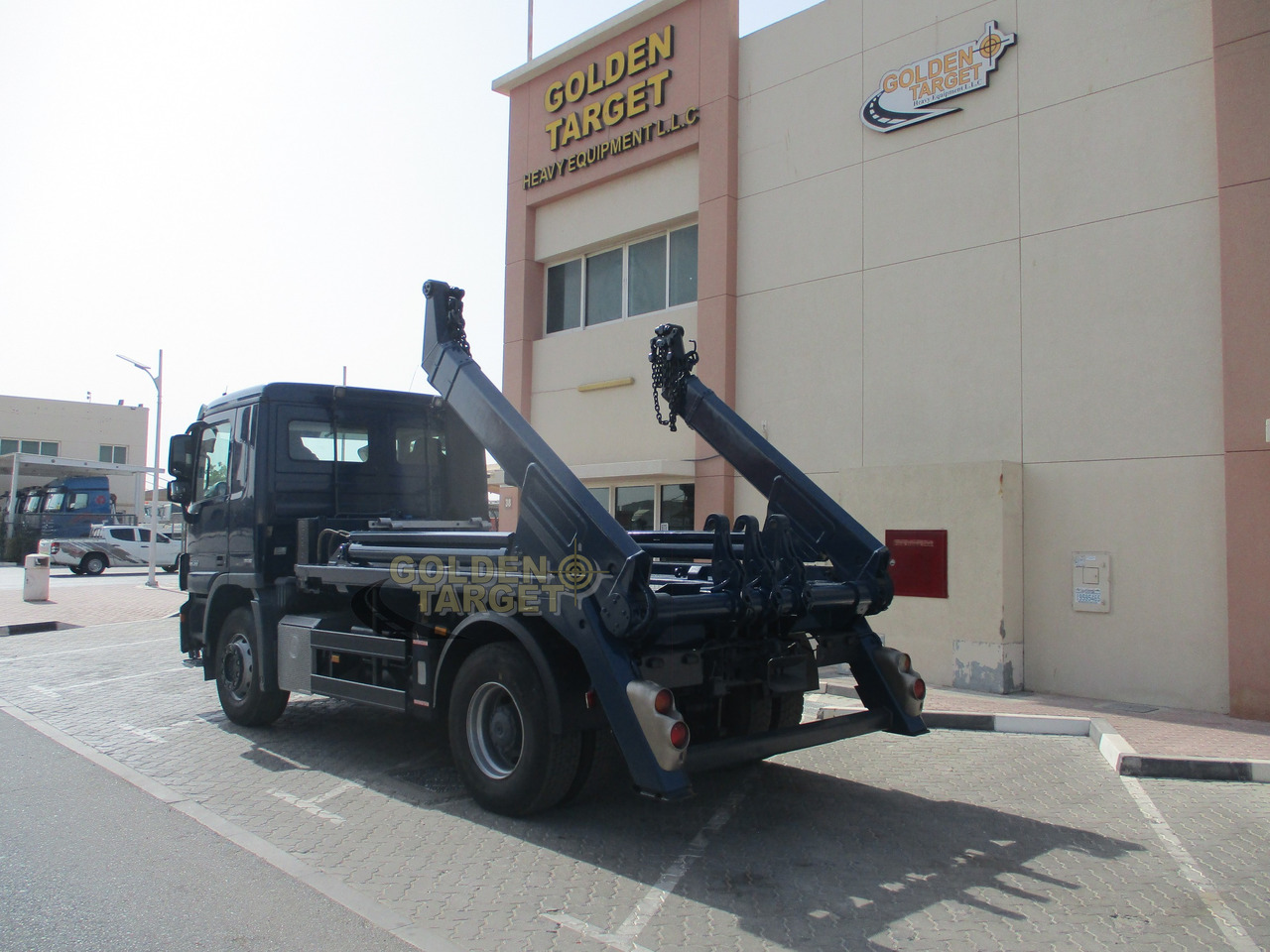 MERCEDES-BENZ Actros 1836 4x2 Skip Loader - Portaalarmsysteem vrachtwagen: afbeelding 4 MERCEDES-BENZ Actros 1836 4x2 Skip Loader - Portaalarmsysteem vrachtwagen: afbeelding 4