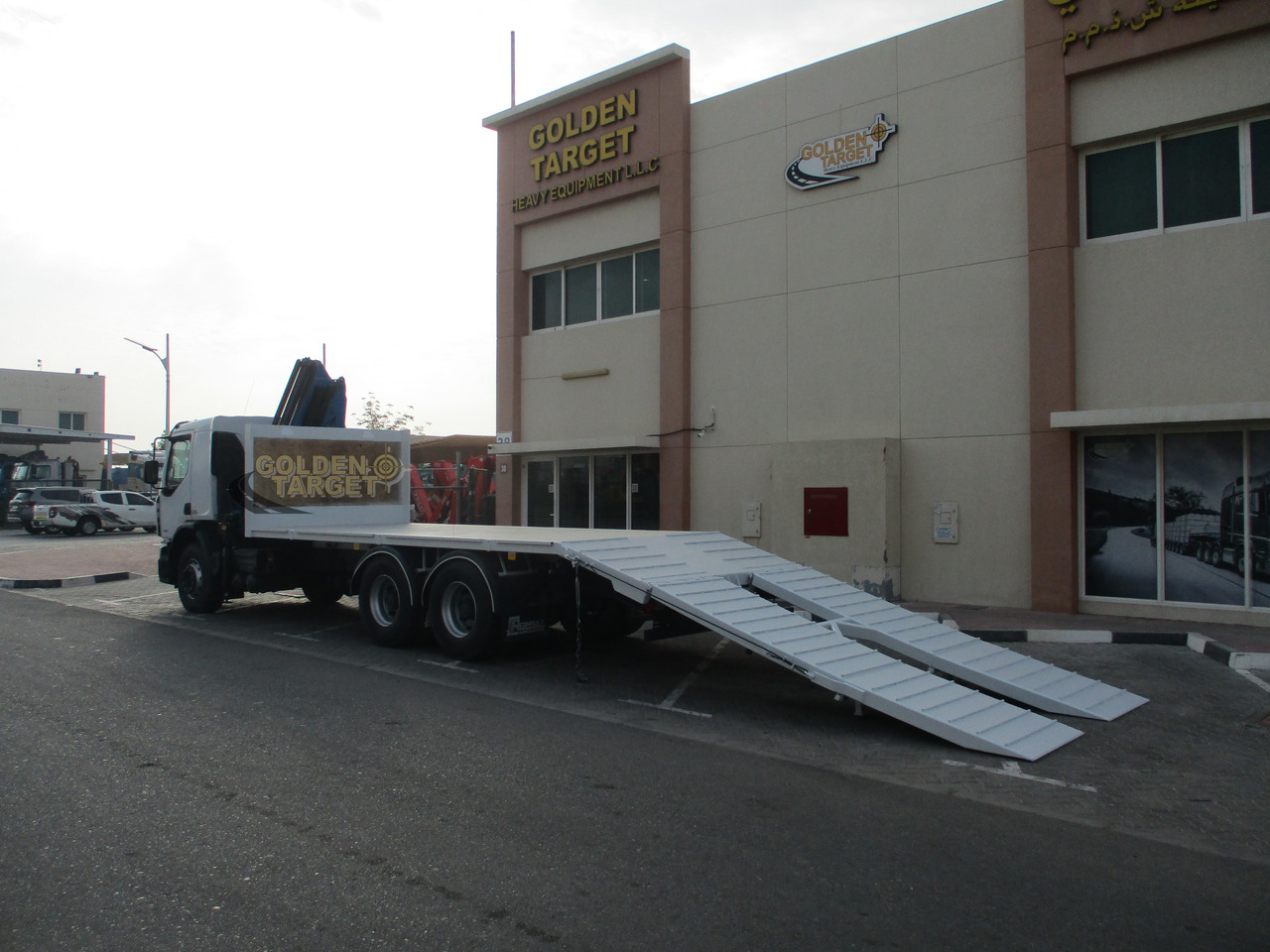 Leasing RENAULT Kerax 380 6×4 Crane Truck RENAULT Kerax 380 6×4 Crane Truck: afbeelding 9 Leasing RENAULT Kerax 380 6×4 Crane Truck RENAULT Kerax 380 6×4 Crane Truck: afbeelding 9