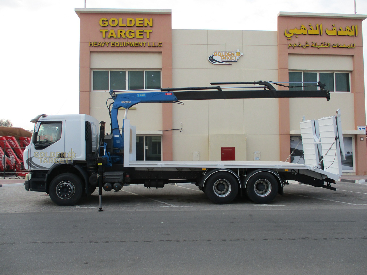 Leasing RENAULT Kerax 380 6×4 Crane Truck RENAULT Kerax 380 6×4 Crane Truck: afbeelding 11 Leasing RENAULT Kerax 380 6×4 Crane Truck RENAULT Kerax 380 6×4 Crane Truck: afbeelding 11