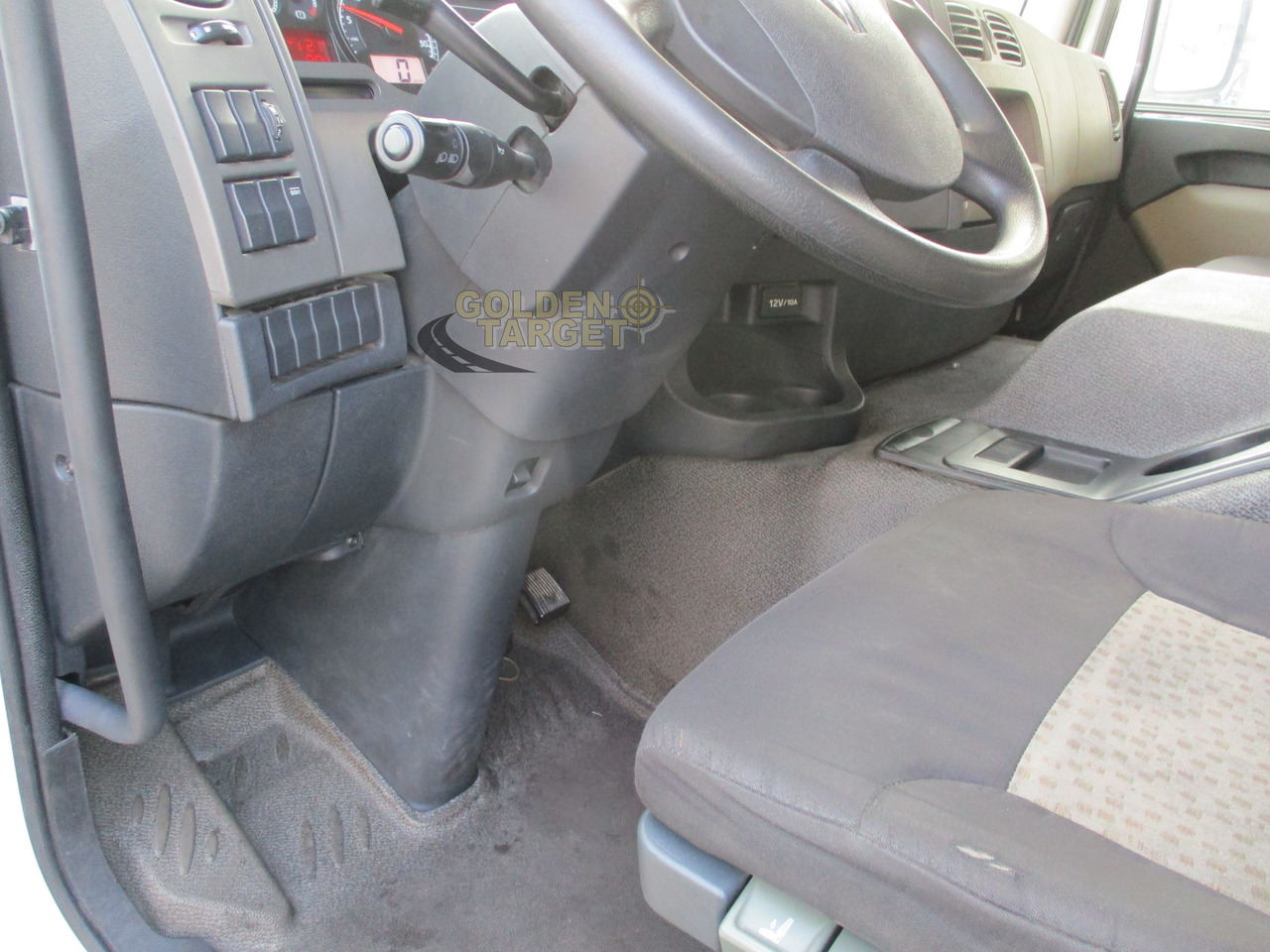 Leasing RENAULT Kerax 380 6×4 Crane Truck RENAULT Kerax 380 6×4 Crane Truck: afbeelding 18 Leasing RENAULT Kerax 380 6×4 Crane Truck RENAULT Kerax 380 6×4 Crane Truck: afbeelding 18