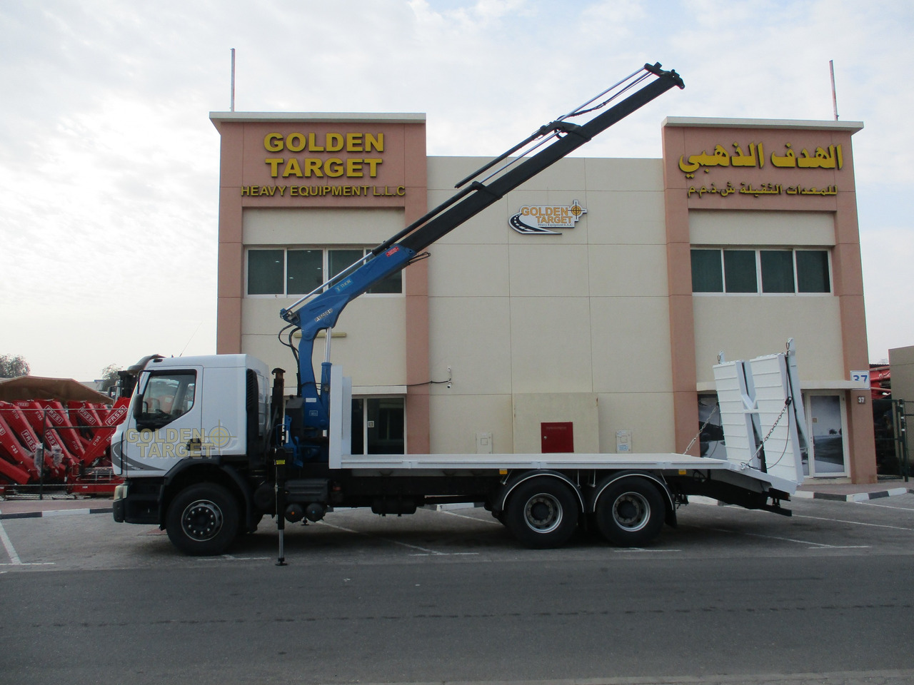 Leasing RENAULT Kerax 380 6×4 Crane Truck RENAULT Kerax 380 6×4 Crane Truck: afbeelding 10 Leasing RENAULT Kerax 380 6×4 Crane Truck RENAULT Kerax 380 6×4 Crane Truck: afbeelding 10