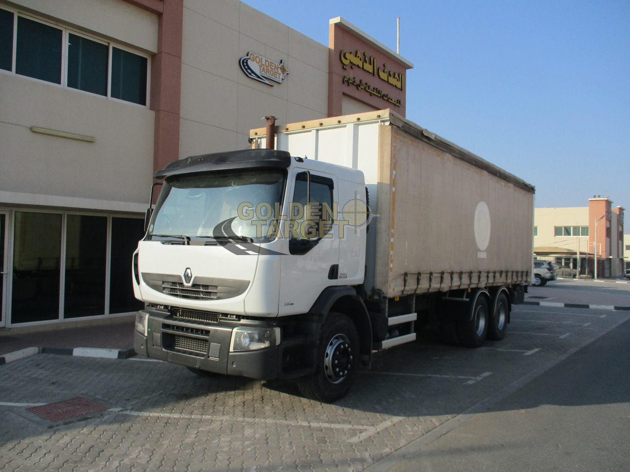 Renault KERAX 380 Curtainsider Truck - Schuifzeilen vrachtwagen: afbeelding 2 Renault KERAX 380 Curtainsider Truck - Schuifzeilen vrachtwagen: afbeelding 2