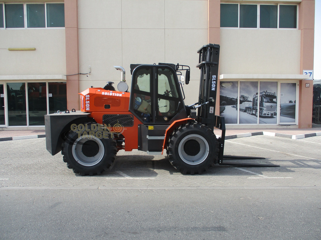 Solution SL50N Rough Terrain Forklift - Diesel heftruck: afbeelding 5 Solution SL50N Rough Terrain Forklift - Diesel heftruck: afbeelding 5