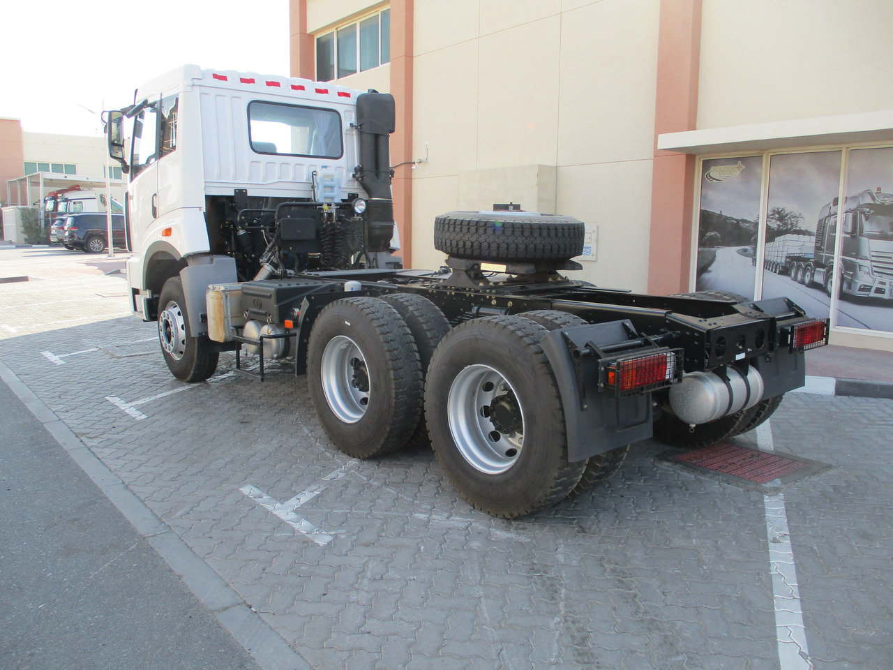 FAW 4181P2K15 6x4 Head Truck - Trekker: afbeelding 4 FAW 4181P2K15 6x4 Head Truck - Trekker: afbeelding 4