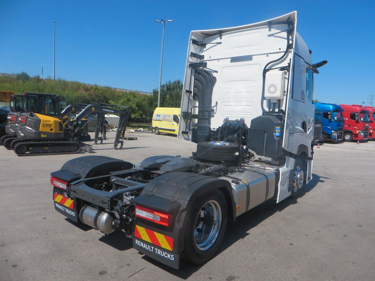 Renault T520 HSC 4x2Tractor mega NEW!! TOP EQUIPMENT - Trekker: afbeelding 3 Renault T520 HSC 4x2Tractor mega NEW!! TOP EQUIPMENT - Trekker: afbeelding 3