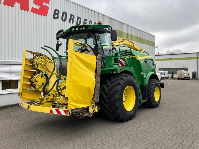 John Deere 8300 - Hakselaar: afbeelding 1 John Deere 8300 - Hakselaar: afbeelding 1