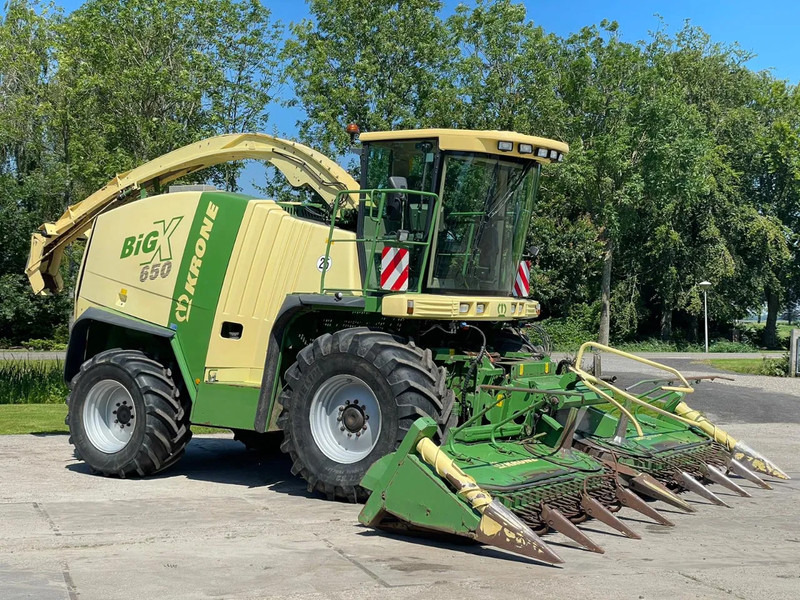 Krone Big X 650 V8 Maishakselaar Corn 4 WD Mais mercedes V8 - Houtversnipperaar: afbeelding 5 Krone Big X 650 V8 Maishakselaar Corn 4 WD Mais mercedes V8 - Houtversnipperaar: afbeelding 5