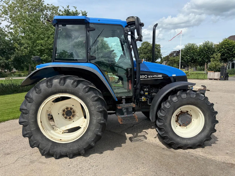 New Holland TS90 TS 90 FH FA Trekker EX OVERHEID - Tractor: afbeelding 4 New Holland TS90 TS 90 FH FA Trekker EX OVERHEID - Tractor: afbeelding 4