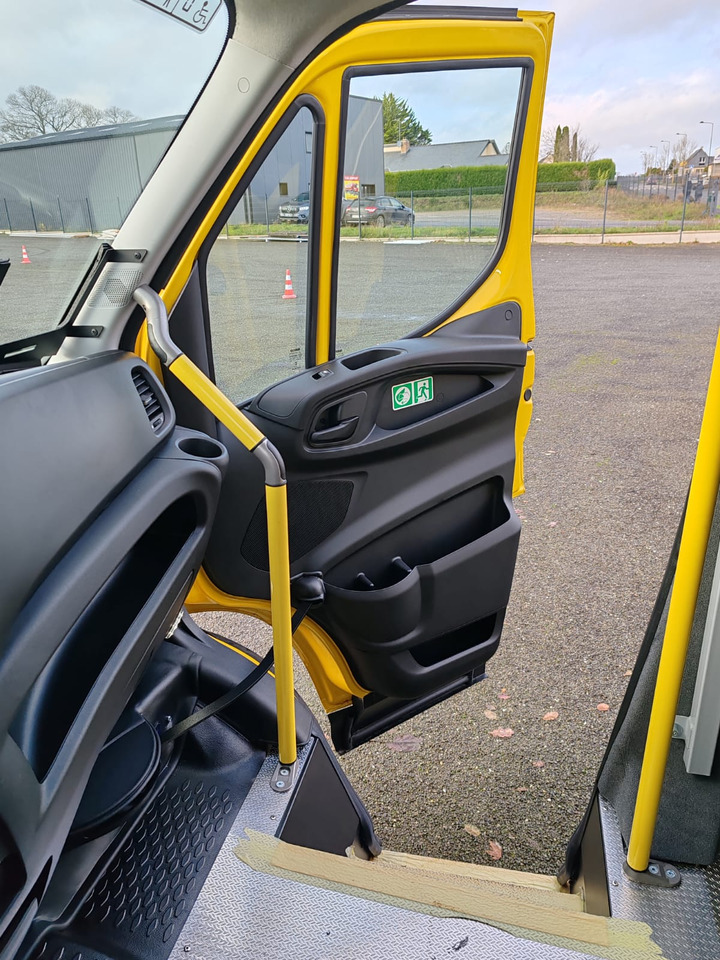 Leasing  5 MINIBUS IVECO DAILY NEUF ET NON IMMATRICULE 5 MINIBUS IVECO DAILY NEUF ET NON IMMATRICULE: afbeelding 16