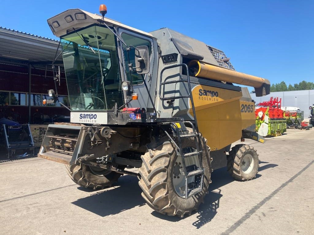 Sampo-Rosenlew SR 2065 - Maaidorser: afbeelding 1 Sampo-Rosenlew SR 2065 - Maaidorser: afbeelding 1