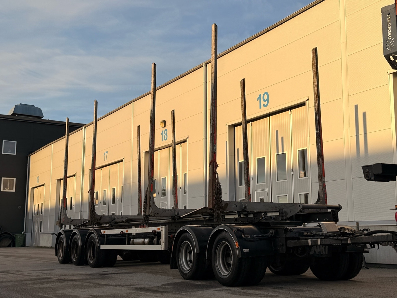 Timmersläp JYKI V52-T00 -2020 - Hout aanhanger: afbeelding 1 Timmersläp JYKI V52-T00 -2020 - Hout aanhanger: afbeelding 1