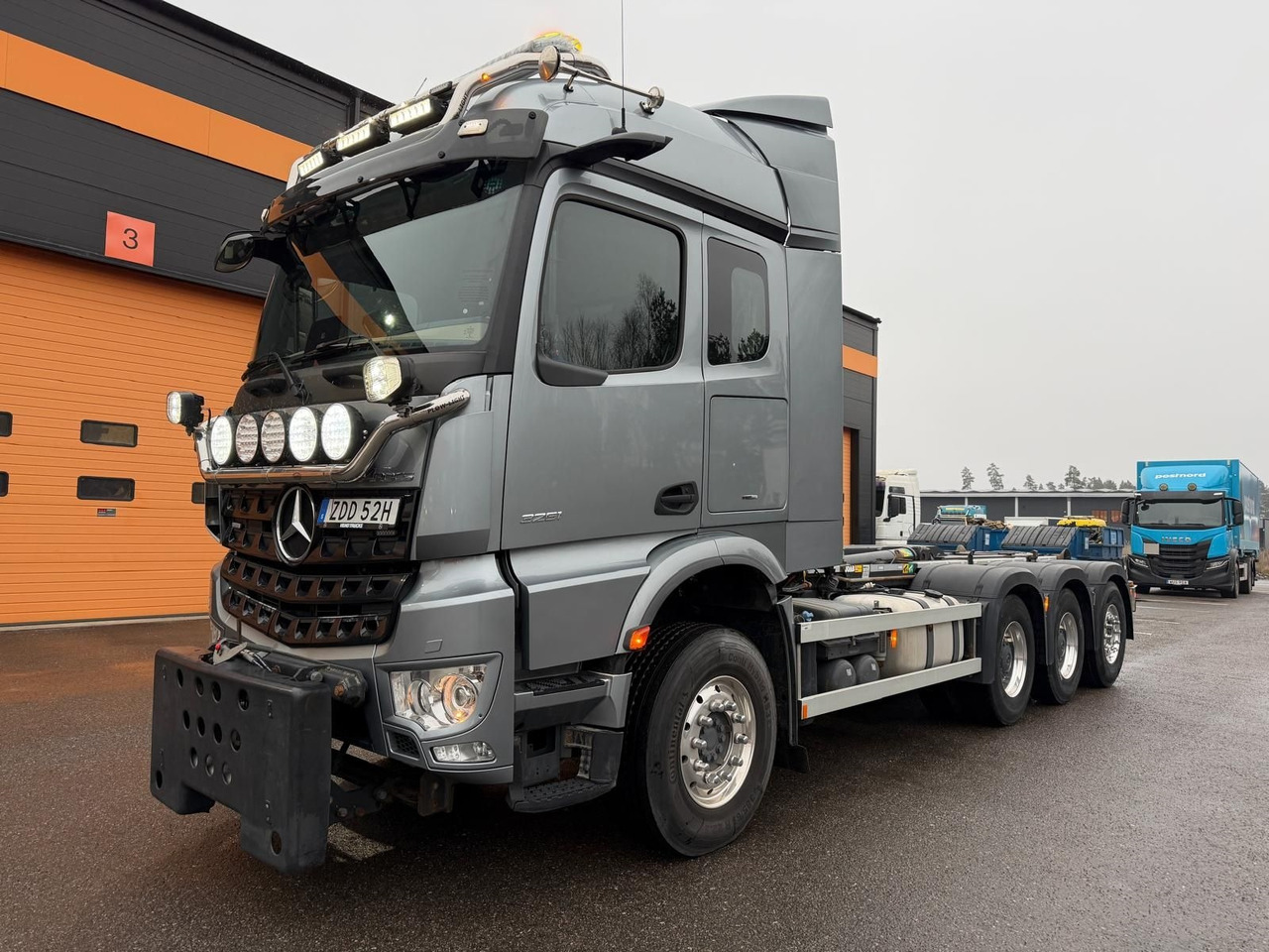 Tridemväxlare Mercedes-Benz Arocs -2022 | JOAB 24 ton | Plogutrustad - Haakarmsysteem vrachtwagen: afbeelding 1 Tridemväxlare Mercedes-Benz Arocs -2022 | JOAB 24 ton | Plogutrustad - Haakarmsysteem vrachtwagen: afbeelding 1