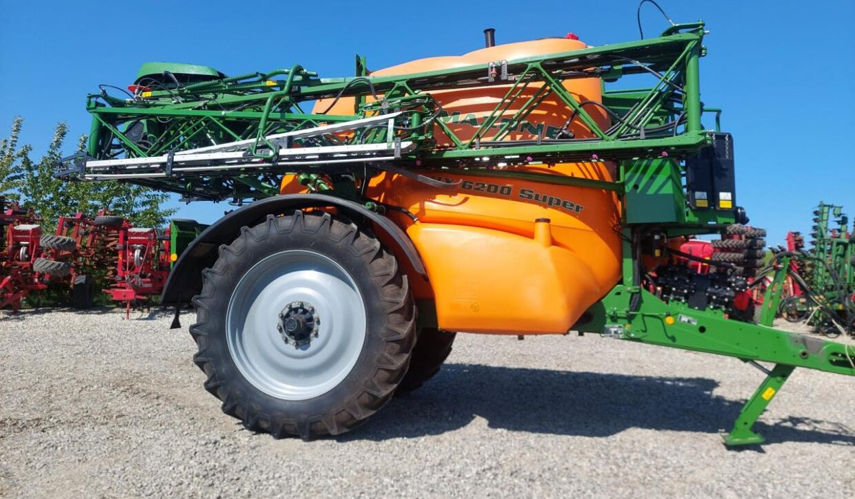 Amazone UX 6200 SUPER - 36-30-24m - Getrokken veldspuit: afbeelding 2 Amazone UX 6200 SUPER - 36-30-24m - Getrokken veldspuit: afbeelding 2